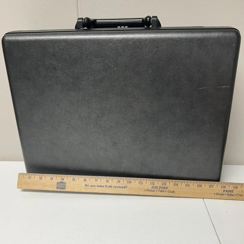 Vintage Samsonite Omega GL Briefcase Gray Hard Clamshell Combo Lock Locking